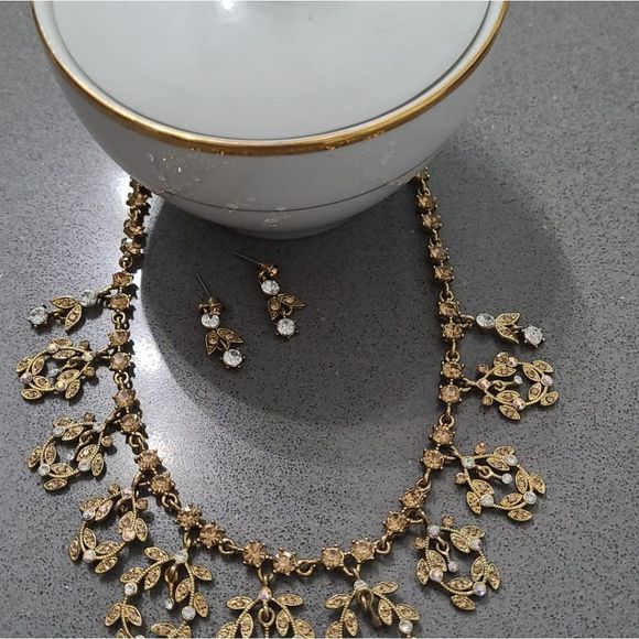 New rhistone necklace  beautiful New color go - Picture 3 of 4